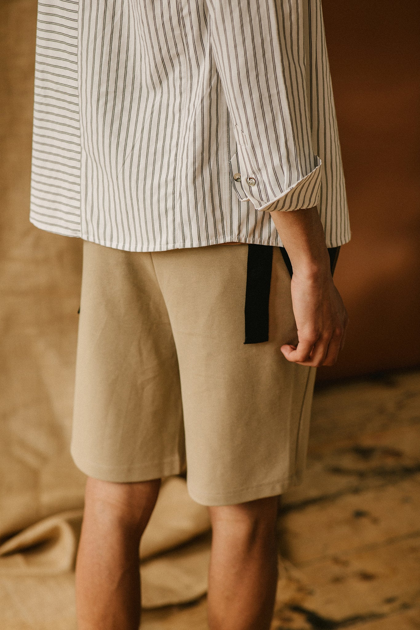 SAND CHINO LONGLINE SHORT